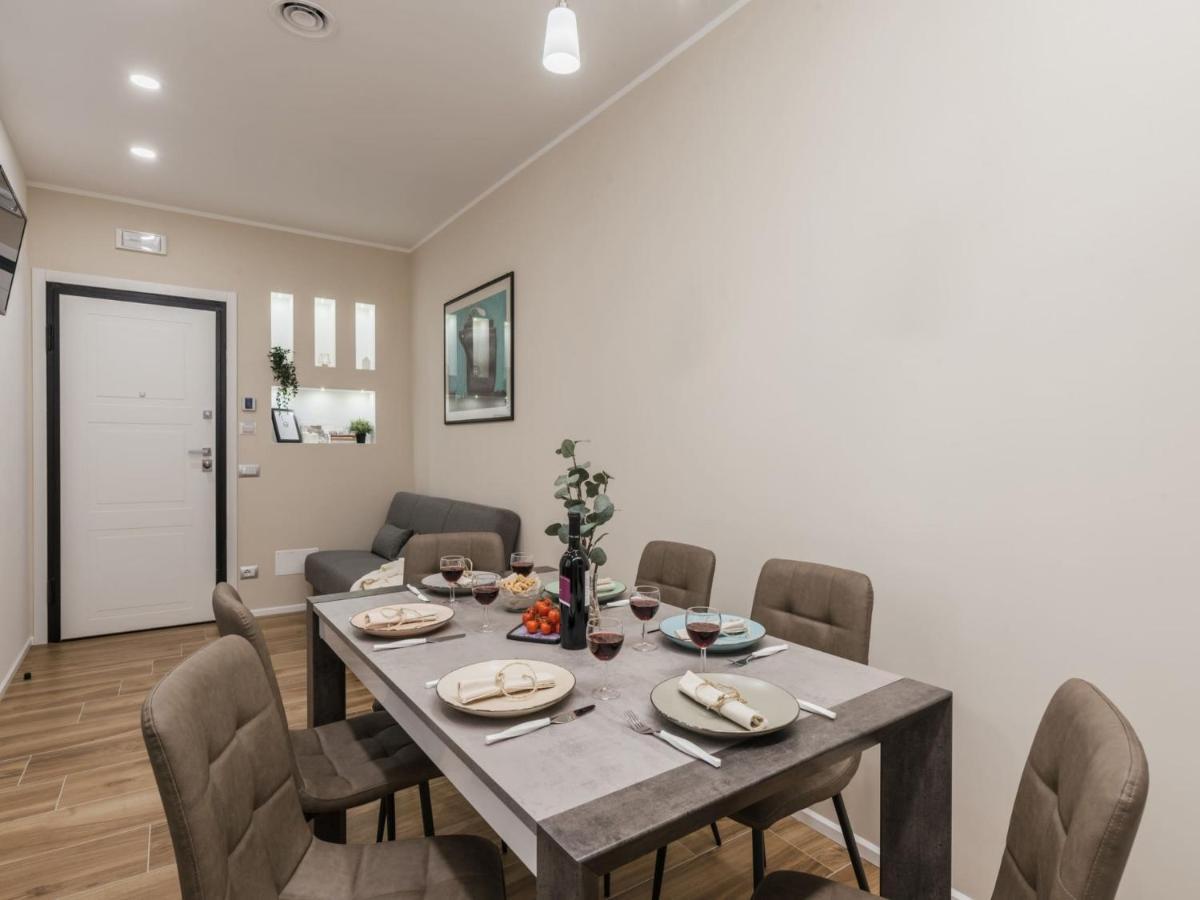 The Best Rent - Modern Three-Bedroom Apartment A Few Steps From The Colosseum מראה חיצוני תמונה