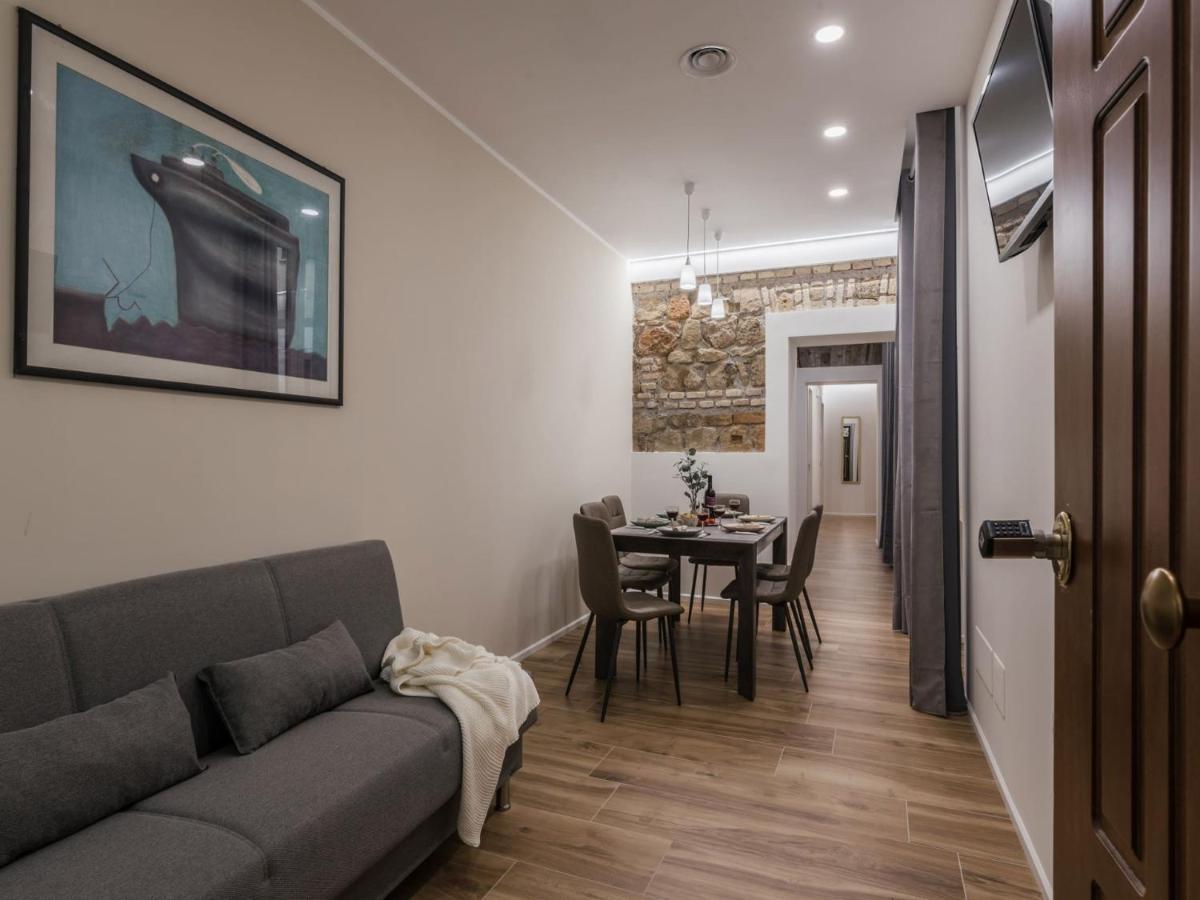 The Best Rent - Modern Three-Bedroom Apartment A Few Steps From The Colosseum מראה חיצוני תמונה